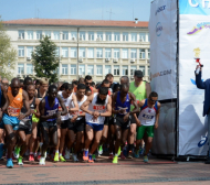 На старт с маска! Елитни атлети в битка за големия джакпот в маратон Варна