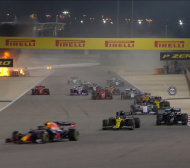 Жесток удар, разцепена кола и пламъци във Формула 1 ВИДЕО