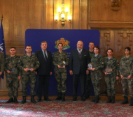 Кралев и Каракачанов наградиха най-добрите военнослужещи спортисти