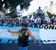 В Аржентина става страшно! Стотици излязоха по улиците, има арестувани ВИДЕО