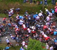 Фен предизвика масова катастрофа на "Тур дьо Франс" ВИДЕО