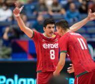 България на 1/8-финал на Евроволей след трудна победа