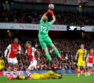 Арсенал се спаси в последните секунди на лондонско дерби ВИДЕО