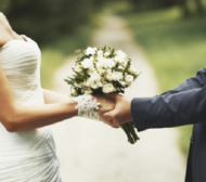 Люис Хамилтън ощастливи булка на сватбата й ВИДЕО