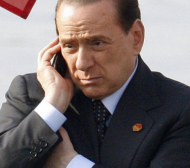 Подпалиха телефона на Берлускони заради обещание