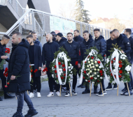 Тъжна гледка на погребението на Петър Жеков СНИМКИ