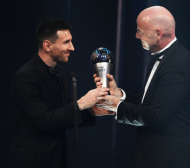 Няма изненада: Меси е "The Best"! Стоичков връчи една от наградите на ФИФА СНИМКИ
