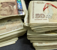 Пълни джобове: Изненадаха с пари наши футболисти