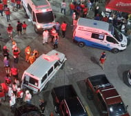Страшна трагедия! Летят линейки, хора пренасят трупове на ръце ВИДЕО 18+