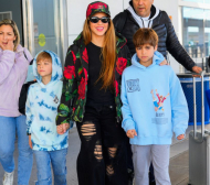 Шакира шашна всички с децата от Пике и 20 куфара СНИМКИ
