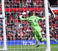 Манчестър Юнайтед със зрелищен обрат след гол от центъра ВИДЕО
