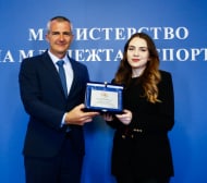 Министърът на спорта със специална награда за Нургюл Салимова