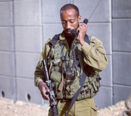 Футболист грабна оръжие след ужаса в Израел