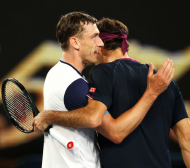 Известен с победа над Федерер спира с тениса