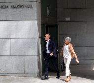 Прокуратурата в Испания иска затвор за целувка от щастие