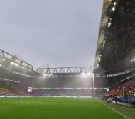 Гръмотевична буря чакат за Германия - Дания