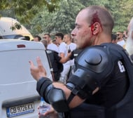 Извънредно: Кръв се лее в Пловдив! Има ранени, полицай с разбита глава ВИДЕО 18+
