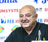 Венци Стефанов скочи на феновете на ЦСКА: Това са свине! Ще си платят като попове