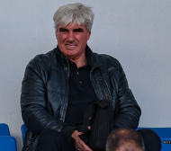 Бате Мето, не се крий, излез и кажи какво става в ЦСКА!