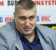 Любо Ганев тропна по масата заради хаоса в БОК