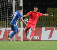 Изгонен от ЦСКА българин напред в Лига Европа 