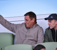 Треньорът на ЦСКА нападна Стойне Манолов: Обижда ме, защото не взех зет му