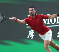 Джокович си поигра с огъня, но продължи напред в Шанхай