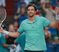 Французин продължава историческото си представяне