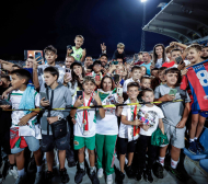 Блокираха български фенове преди мача с Испания