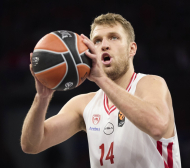 Везенков изравни легенда в Евролигата