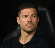 Чаби Алонсо: Много говорят от Барселона, не мога да ги чуя