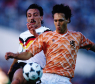 Ван Бастен: Бях най-великият в света, сега пълзя на четири крака