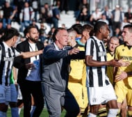 Екшън в Пловдив! Прекратиха дербито след огромен скандал