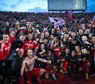 БЛИЦ ТV: Цесекарите нахлуха на терена след боя по Левски! Видео