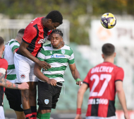 Локо (София) спря Черно море за второто място в мач с три отменени гола Видео