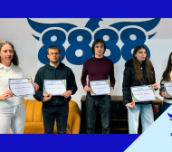 „Феникс на доброто“ и 8888.bg подкрепят студенти без родители със стипендии