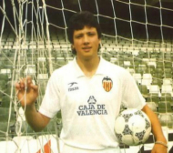 Голяма помощ за Любо Пенев от първия му чуждестранен клуб