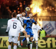 Левски взриви феновете си със загубата от Славия, търси извинение с успех във Варна