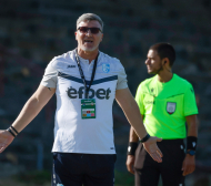 Tреньор от Втора лига се хвана за главата