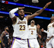 Триумф за Дончич и Леброн в най-интригуващите финални секунди в  историята