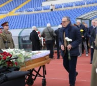 Държавни глави се преклониха пред великия Пенев Снимки