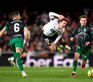 Новак препъна Валенсия