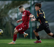 ЦСКА падна от отбор с двама българи, куриоз в края на мача