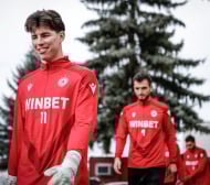 ЦСКА натоварва вратарите в Турция