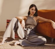 Гаджето на Григор се пусна по сутиен на женска вечер