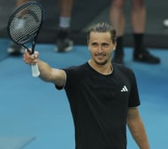 Зверев с лекота на четвъртфиналите на Australian Open