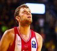 Наказаха Везенков за екшъна с грък