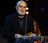 Локо Сф награждава голямо име