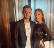 Зашеметяваща брюнетка със специална изненада за звезда на ЦСКА
