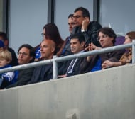 Гонзо гледа дербито в компанията на новия бос на "сините"